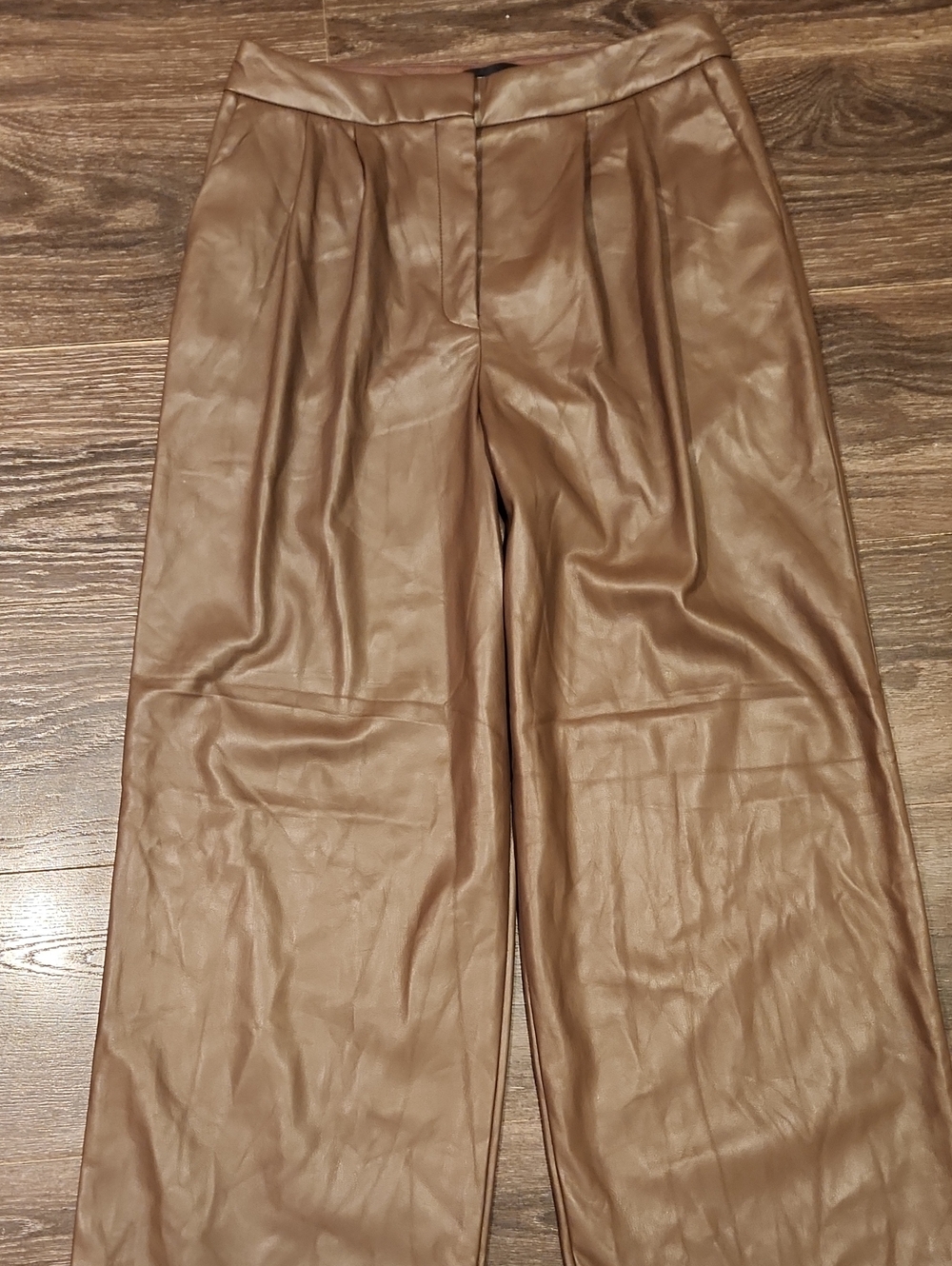 ❤️ NWOT! EXPRESS HIGH RISE PLEATED WIDE LEG VEGAN LEATHER PANTS/ TROUSERS, 8 (29 - Picture 3 of 9
